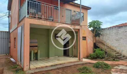 Vendo-se Sobrado com Kitnet aos fundos - Bairro Cristo Rei - Várzea Grande (MT) - Valor: R$ 1.600.000,00 codigo: 107188