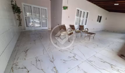 Casa térrea de 3 quartos, sendo 1 suíte, área gourmet com churrasqueira e muito mais no Altos do Coxipó. codigo: 120137