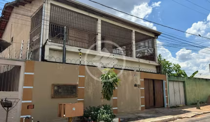 Vende-se sobrado de 280 m² - Bairro: Cristo Rei - Várzea Grande (MT) - Valor: R$750.000,00 codigo: 107340