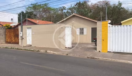 CASA NA AVENIDA DO BAIRRO NOISE CURVO REGIÃO DO CRISTO REI COM GRANDE POTENCIAL PRA COMERCIO POIS ESTA EM UMA ÁREA COMERCIAL, PRÓXIMO DA UNIVERSIDADE UNIVAG, BATALHÃO DE POLICIA, PONTE SÉRGIO MOTTA, S