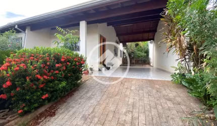 CASA 3 QUARTOS SENDO UMA SUÍTE R$ 620.000,00 - BAIRRO JARDIM UNIVERSITÁRIO - CUIABÁ - MT codigo: 107164