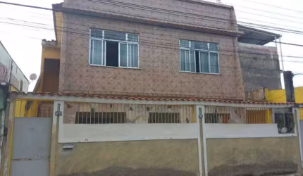 Casa para venda possui 220 metros quadrados com 5 quartos em Vila Emil - Mesquita - RJ
