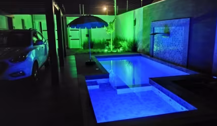 CASA TODA MOBILIADA - 2 QUARTOS(SENDO 1 SUÍTE)