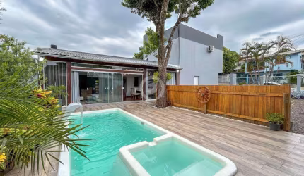 Casa à venda em Novo Hamburgo, Boa Saúde, com 3 quartos, com 189 m²