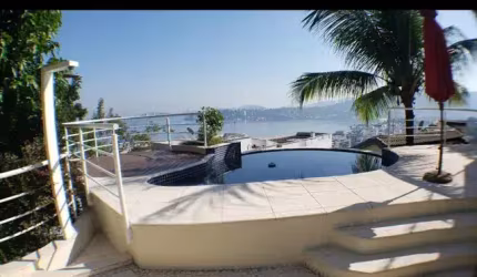 Maravilhosa casa com vista espetacular