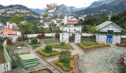 Casa com 7 chalés à venda, 220 m² por R$ 590.000 - Jardim Europa - Teresópolis/RJ