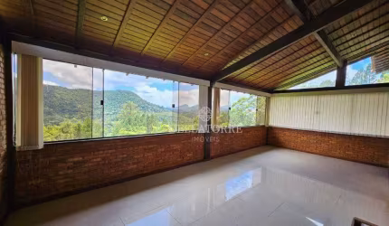 Casa a Venda com duas suítes