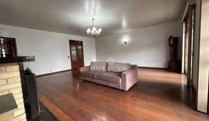 Casa com 3 dormitórios para alugar, 353 m² por R$ 13.572,00/mês - Várzea - Teresópolis/RJ