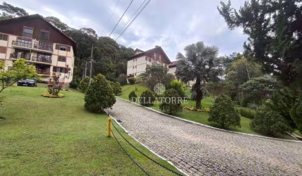 Apartamento com 2 dormitórios à venda, 68 m² por R$ 380.000,00 - Albuquerque - Teresópolis/RJ
