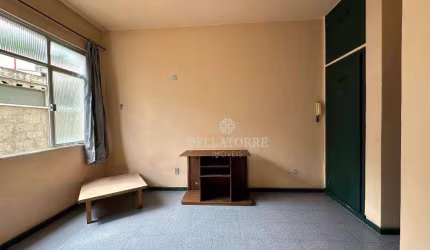 Kitnet com 1 dormitório à venda, 18 m² por R$ 140.000,00 - Várzea - Teresópolis/RJ