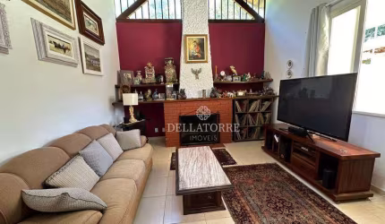Casa com 3 dormitórios à venda, 144 m² por R$ 800.000,00 - Carlos Guinle - Teresópolis/RJ