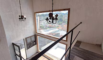 Casa com 4 dormitórios à venda por R$ 650.000,00 - Várzea - Teresópolis/RJ