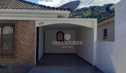 Casa com 4 dormitórios para alugar, 277 m² por R$ 4.025,00/mês - Fazendinha - Teresópolis/RJ