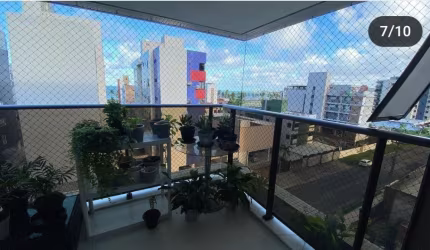 Amplo apartamento com vista para o mar
