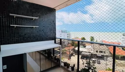 Apartamento amplo no Bessa com vista para o mar