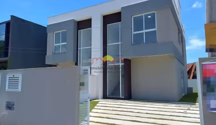 Sobrado Geminado C/ Amplo Terreno à 300 M da Praia