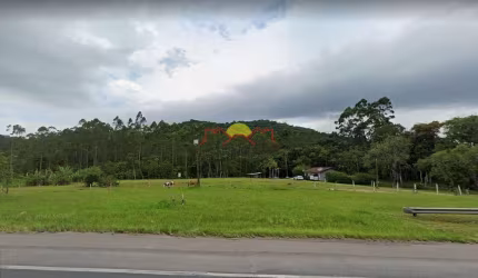 Amplo Terreno com Área Total de 7.000 metros