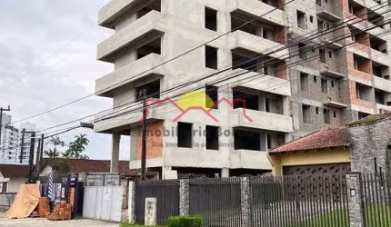 Apartamento com Suíte e Churrasqueira