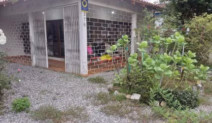 Casa Averbada com Suíte em SFS