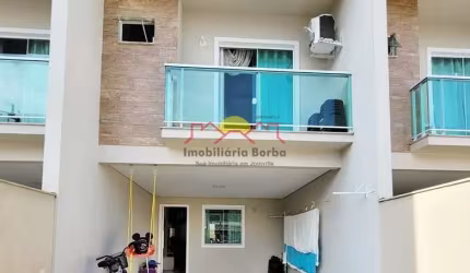 Sobrado Geminado Semi Mobiliado com 03 Quartos