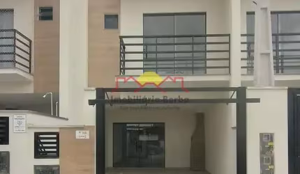 Sobrado Geminado 600 Metros da Praia em Piçarras