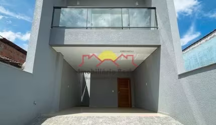 Sobrado Geminado com 03 Quartos e Piscina