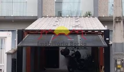 Sobrado Geminado com 02 Quartos e Sacada