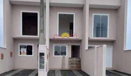 Sobrado Geminado com 02 Quartos e Sacada