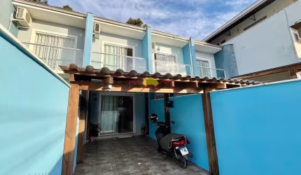 Sobrado Geminado Semi Mobiliado com 02 Quartos