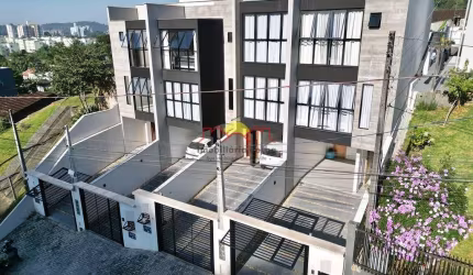 Triplex Semi Mobiliado com Suíte e Piscina