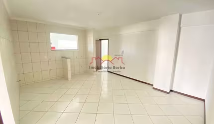 Amplo Apartamento com Excelente Localização