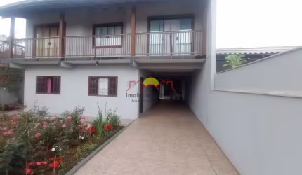 Amplo Sobrado com 06 Quartos e Edícula