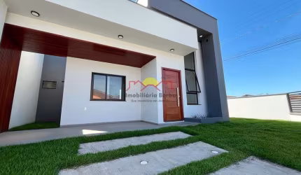 Casa Geminada com 02 Vagas de Garagem em SFS