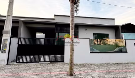 Casa Geminada com 02 Quartos em Piçarras