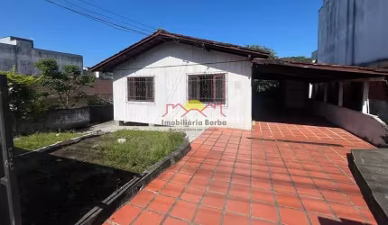 Casa Mista com 03 Quartos no Parque Guarani