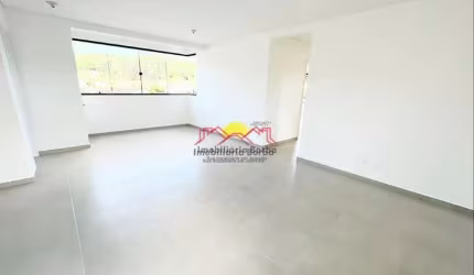 Apartamento com Suíte e Churrasqueira