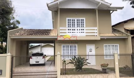 Casa na Praia com 04 Quartos