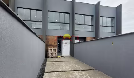 Sobrado Geminado com 02 Suítes no Vila Nova