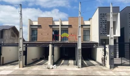 Sobrado Geminado com 02 Suítes em Pirabeiraba