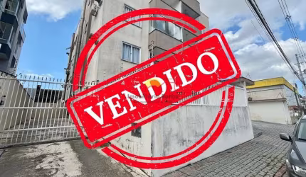 Apartamento com 02 Quartos no Floresta