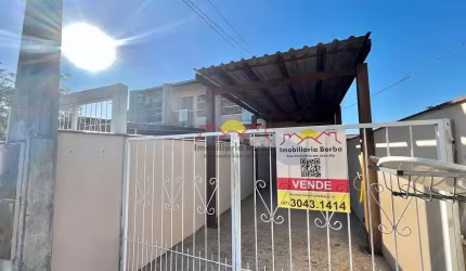 Sobrado Geminado com 02 Vagas de Garagem