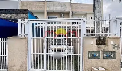 Sobrado Geminado Semi Mobiliado com 02 Dormitórios