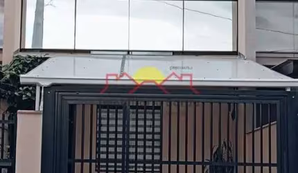 Sobrado Geminado com 03 Dormitórios e Sacada