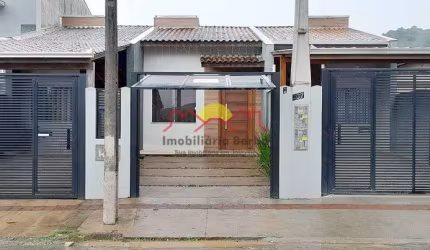 Excelente Casa Semi Mobiliada com 02 Quartos
