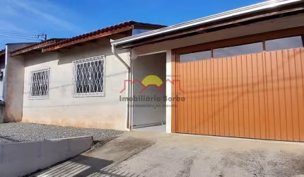 Excelente Casa com 02 Quartos no Itinga