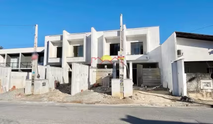 Sobrado Geminado com 03 Dormitórios sendo 01 Suíte