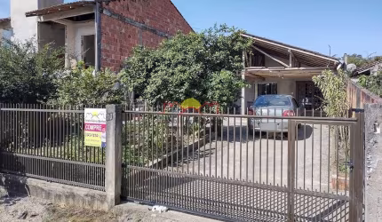 Casa com 03 Quartos e Churrasqueira em Araquari