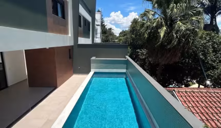 SOBRADO EM CONDOMINIO 4 SUITES , PISC E CHURRASQ PRIVATIVAS, 05 VAGAS!
