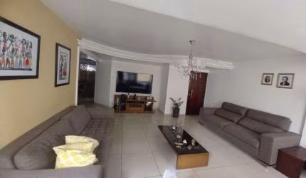 Apartamento com 3 dormitórios sendo 2 suítes + DCE na Ponta Verde