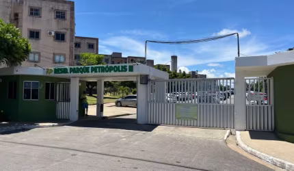 Apartamento com 2 dormitórios no Bairro de Petrópolis - 44m²